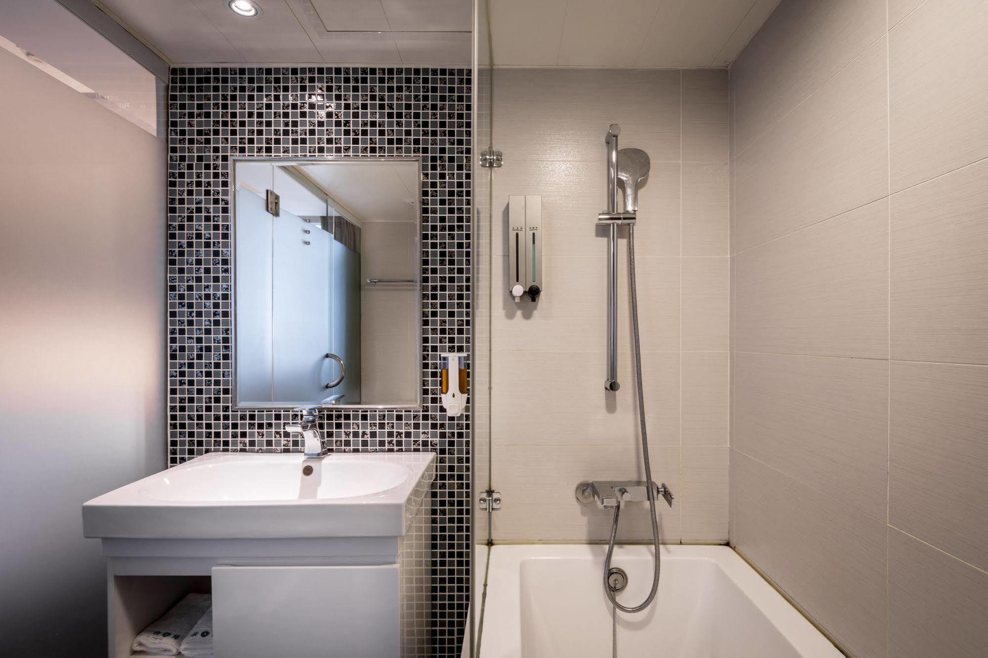 Royal Garden Hotel Taipei Dış mekan fotoğraf